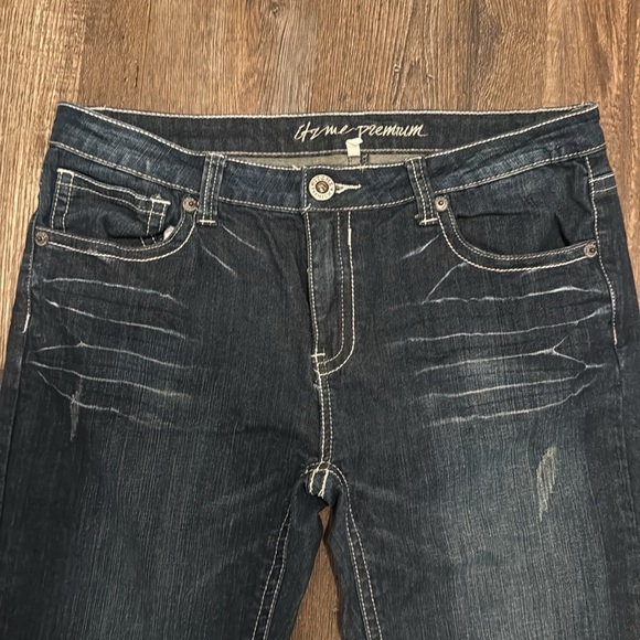 Itz Me Premium Distressed Dark Wash Sparkly Pockets  Women’s Jeans Size 16 - Picture 3 of 7